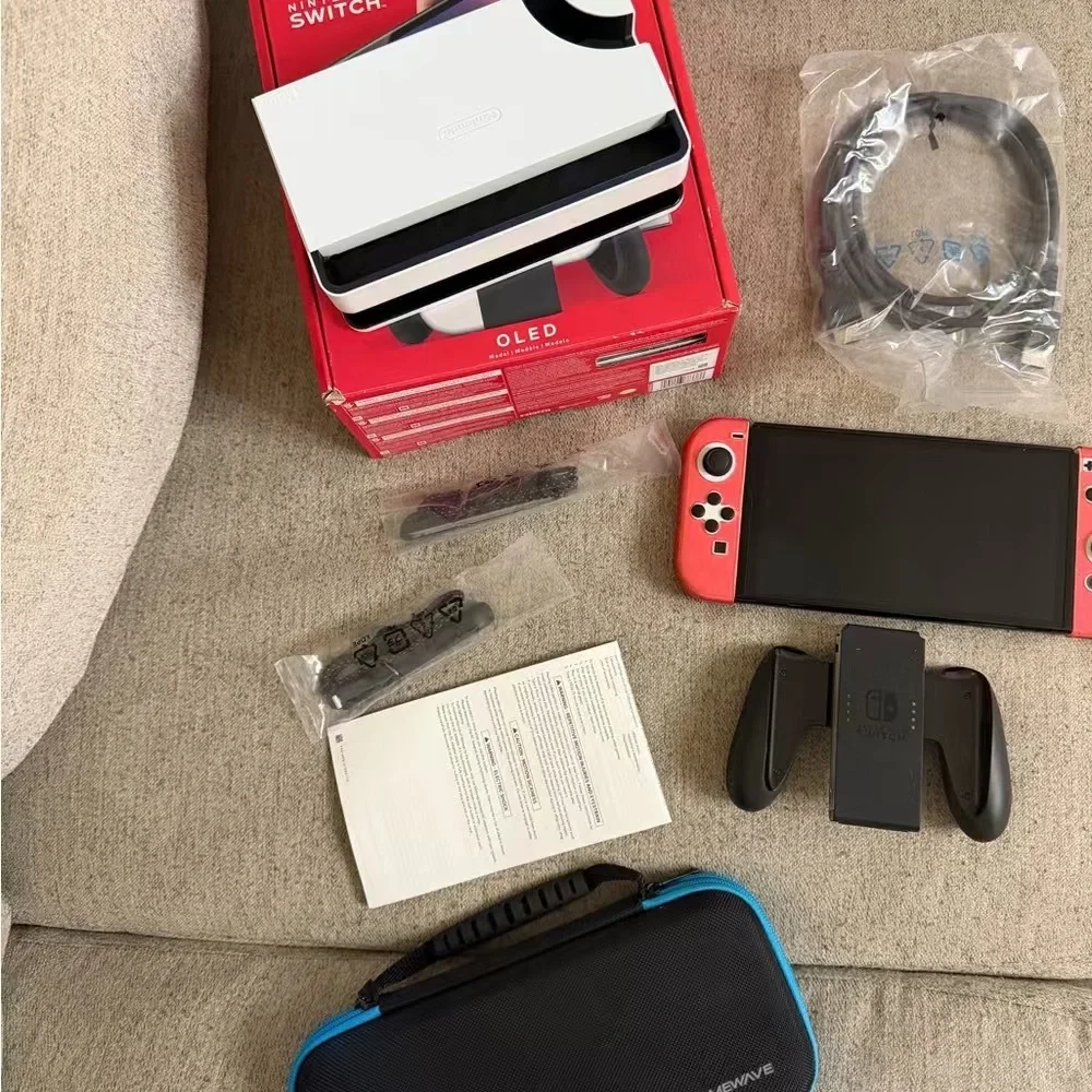 Nintendo Switch OLED Model - White Joy-Con